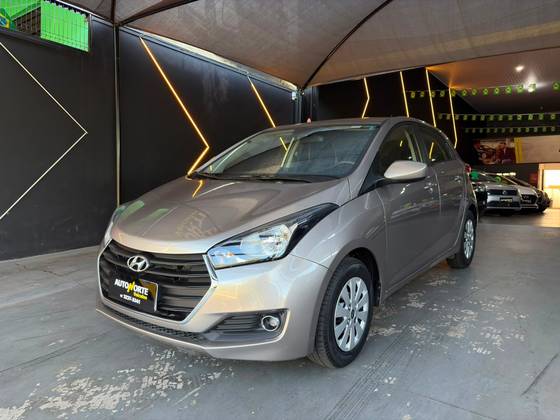 HYUNDAI HB20 1.0 COMFORT PLUS 12V FLEX 4P MANUAL HYUNDAI HB20 1.0 COMFORT PLUS 12V FLEX 4P MANUAL